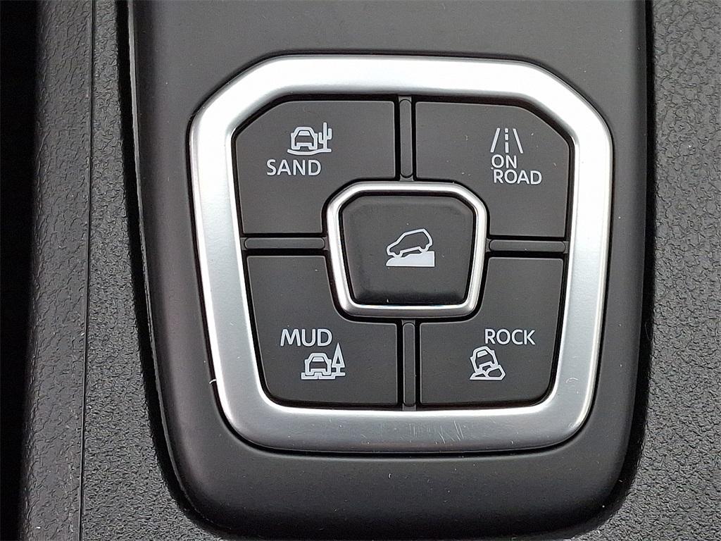 new 2026 Nissan Frontier car, priced at $43,522