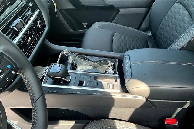 new 2025 Nissan Pathfinder car, priced at $35,372