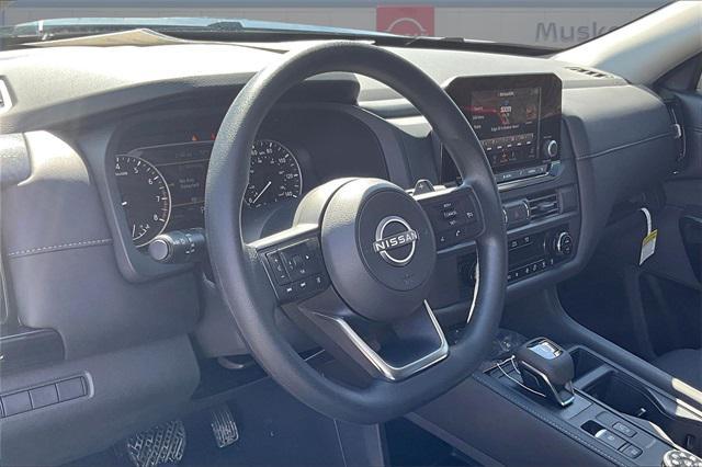 new 2025 Nissan Pathfinder car, priced at $35,527