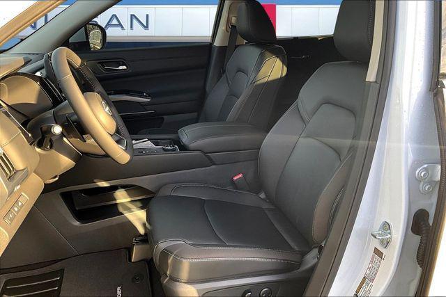 new 2025 Nissan Pathfinder car, priced at $40,617