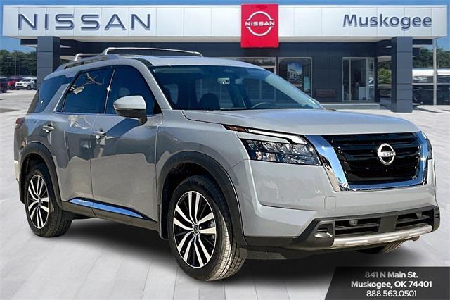 new 2025 Nissan Pathfinder car, priced at $48,051