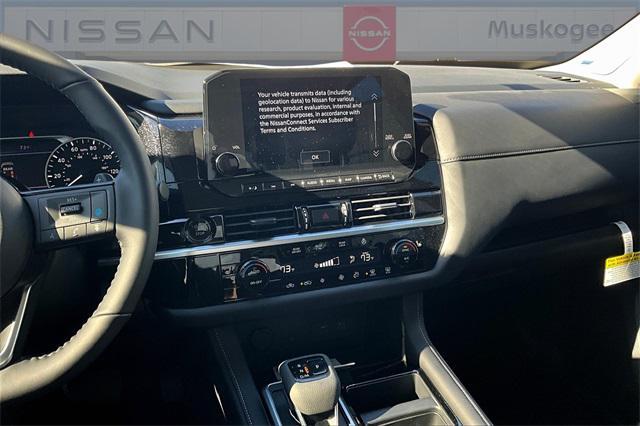 new 2025 Nissan Pathfinder car, priced at $45,124