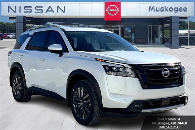 new 2025 Nissan Pathfinder car, priced at $45,124