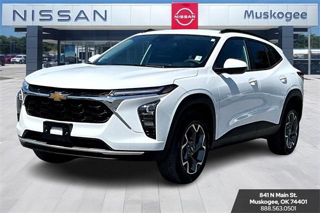 used 2025 Chevrolet Trax car, priced at $24,916