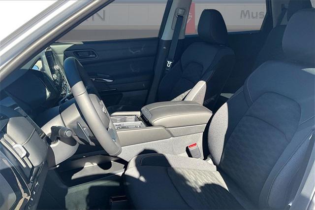 new 2025 Nissan Pathfinder car, priced at $37,177