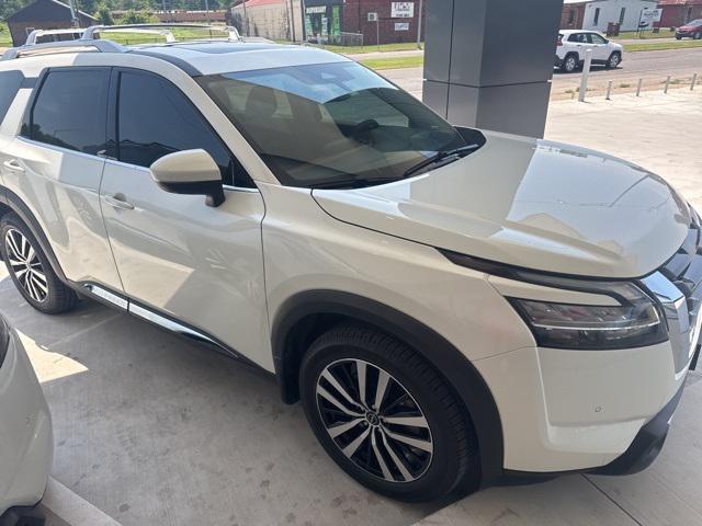 used 2023 Nissan Pathfinder car, priced at $39,121