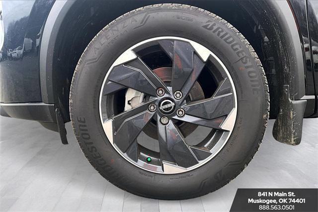 new 2025 Nissan Rogue car, priced at $32,727