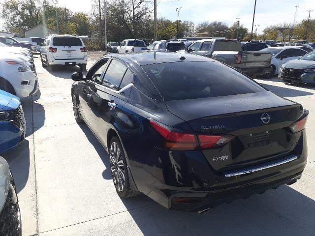 used 2023 Nissan Altima car, priced at $24,884