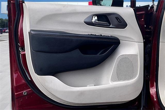 used 2020 Chrysler Pacifica car, priced at $14,849
