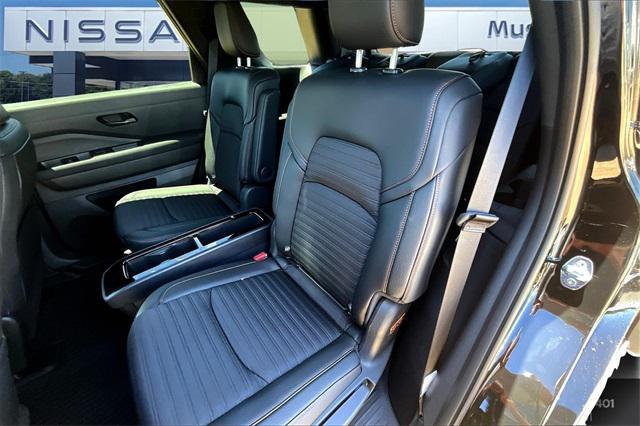 new 2025 Nissan Pathfinder car, priced at $41,097