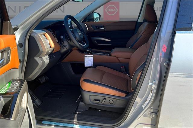 new 2025 Nissan Pathfinder car, priced at $48,273