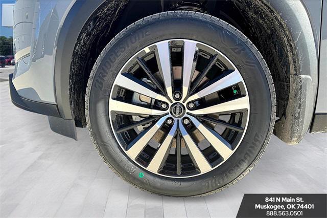 new 2025 Nissan Pathfinder car, priced at $48,273