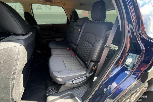 new 2025 Nissan Pathfinder car, priced at $37,205