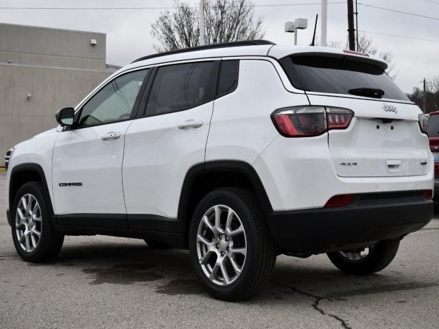 new 2024 Jeep Compass car, priced at $33,000