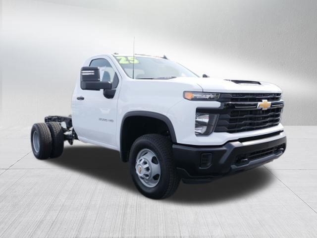 new 2025 Chevrolet Silverado 3500 car, priced at $51,438