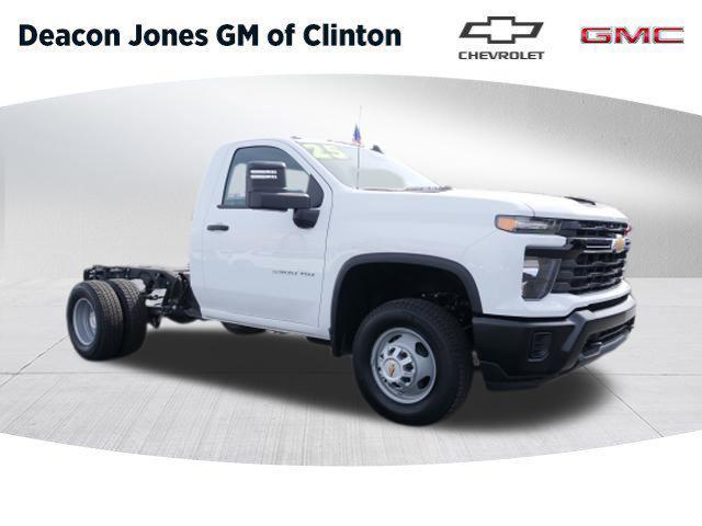 new 2025 Chevrolet Silverado 3500 car, priced at $51,438