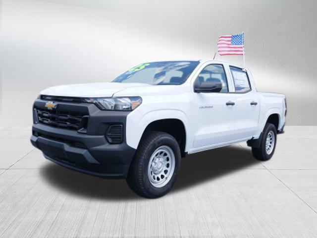 new 2025 Chevrolet Colorado car, priced at $34,140