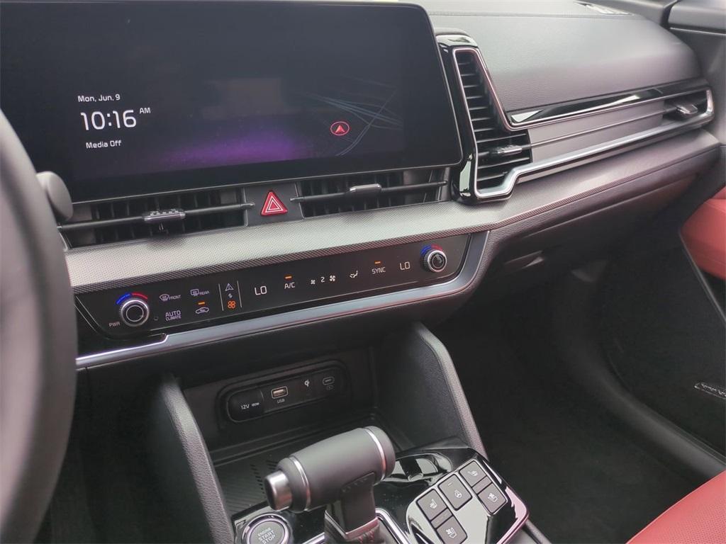 new 2025 Kia Sportage car, priced at $35,205