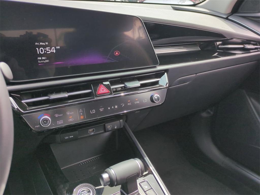 new 2025 Kia Niro car, priced at $30,645