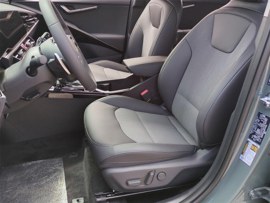 new 2025 Kia Niro car, priced at $30,645