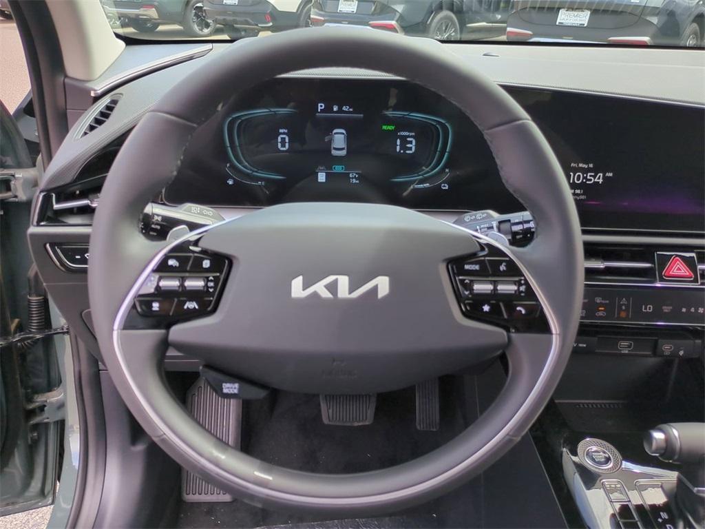 new 2025 Kia Niro car, priced at $30,645