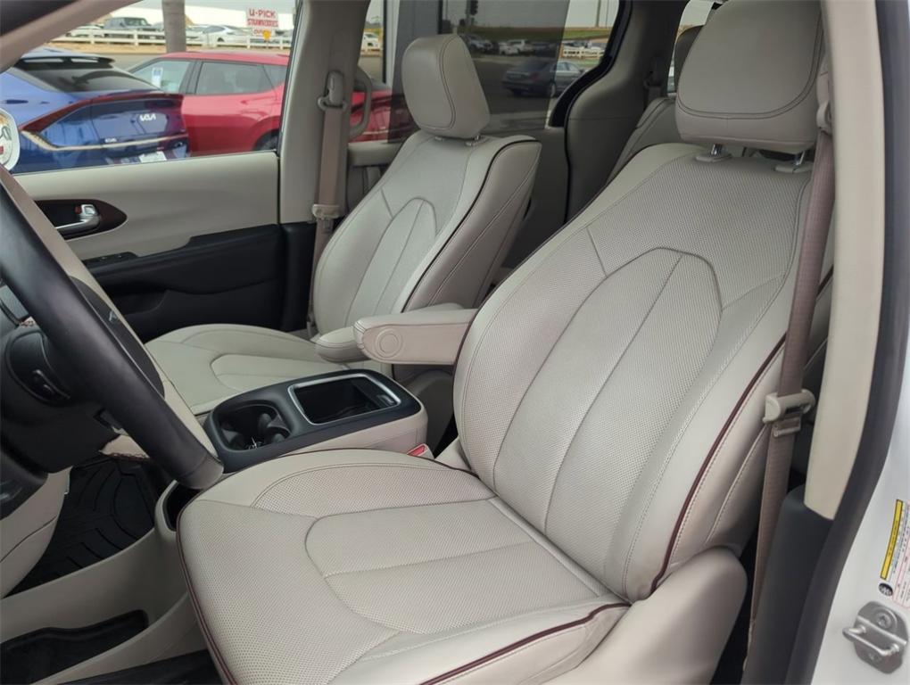 used 2020 Chrysler Pacifica car, priced at $22,995