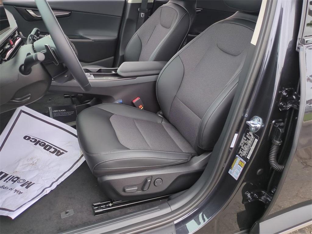 new 2025 Kia EV6 car, priced at $43,955