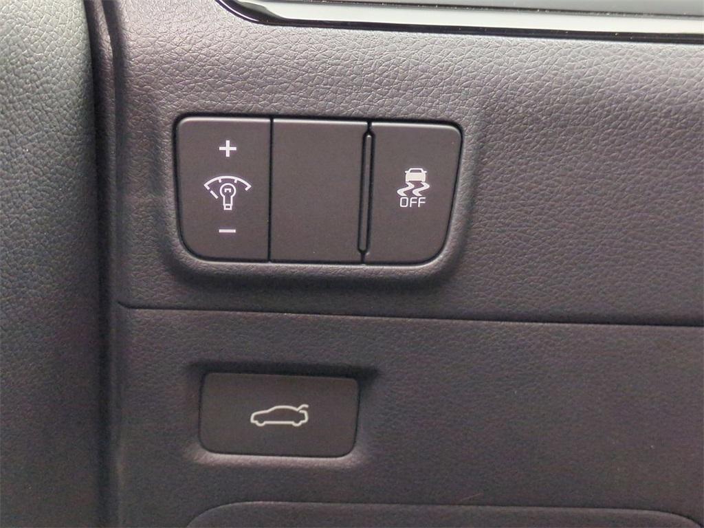 new 2025 Kia K5 car, priced at $30,550