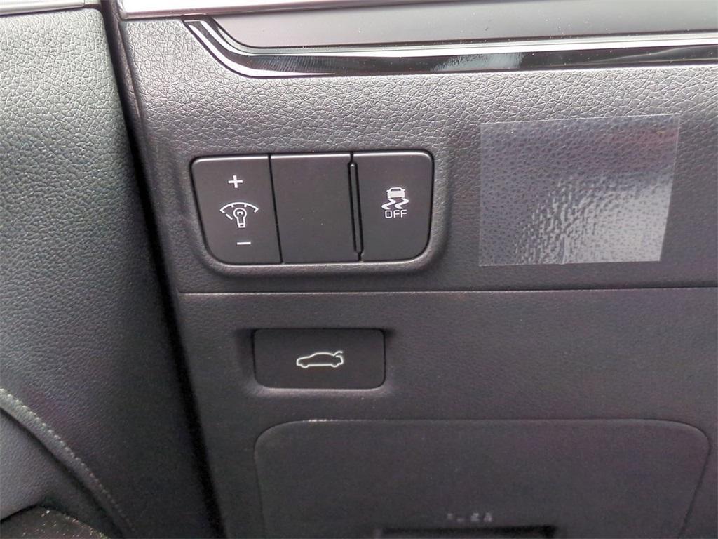 new 2025 Kia K5 car, priced at $33,940