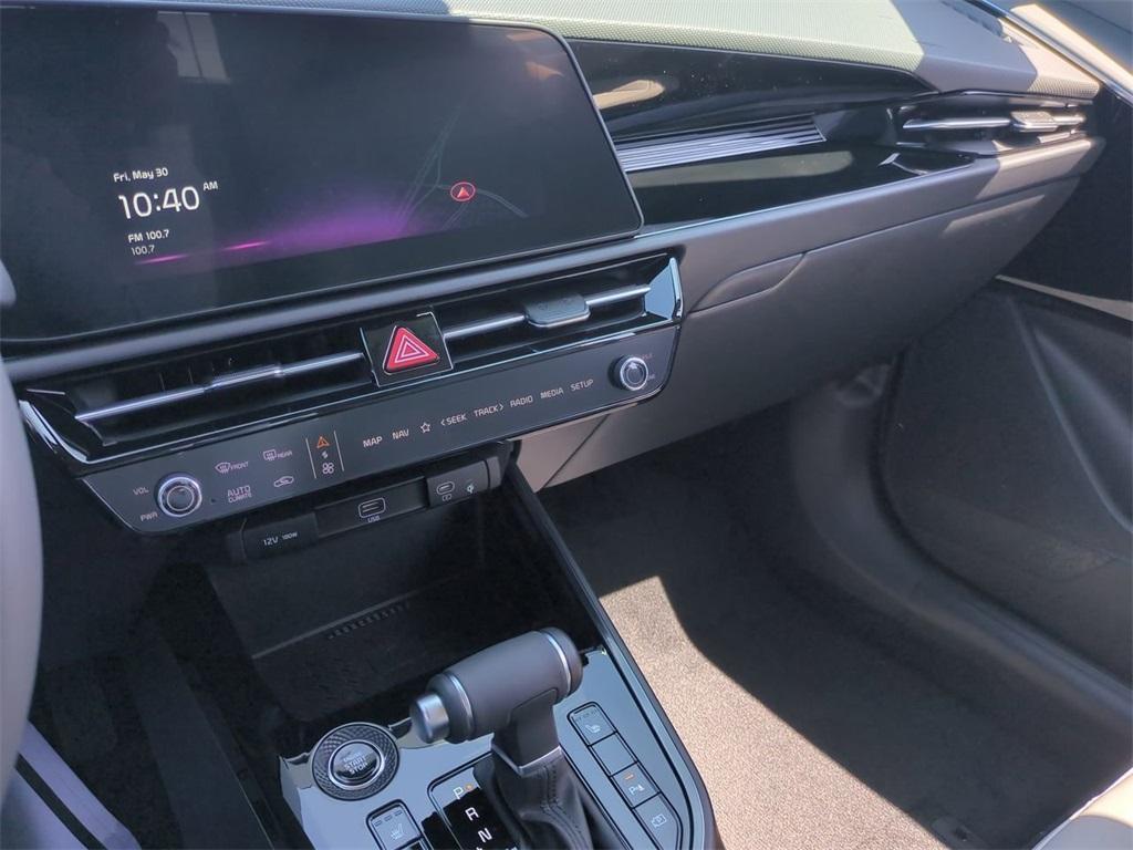 new 2025 Kia Niro car, priced at $30,360