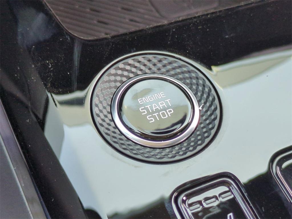 new 2025 Kia Niro car, priced at $30,360