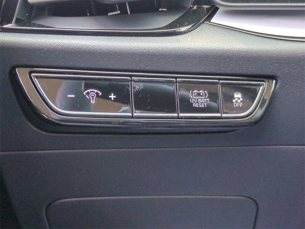new 2025 Kia Niro car, priced at $30,360
