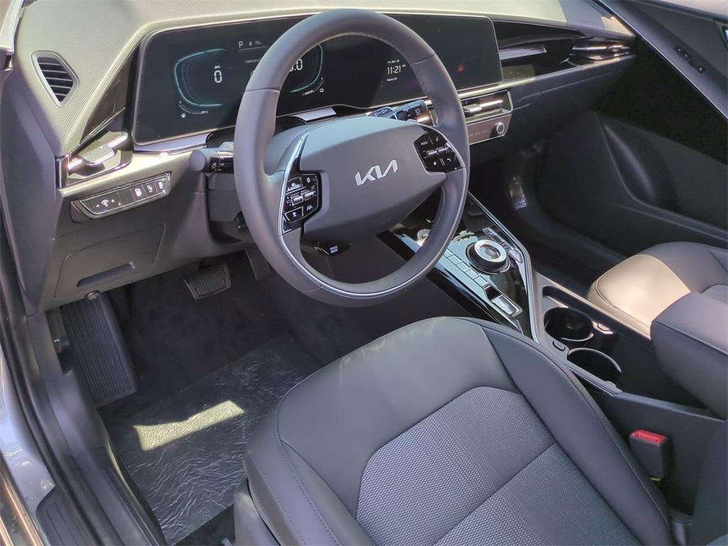 new 2025 Kia Niro Plug-In Hybrid car, priced at $35,160