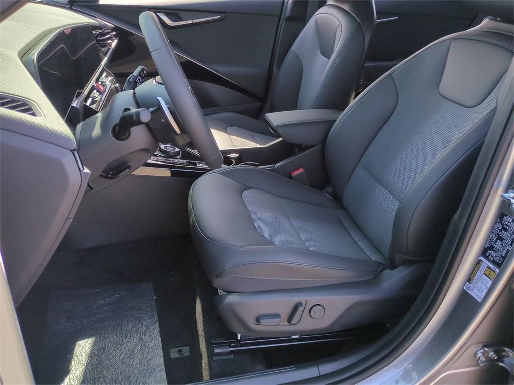 new 2025 Kia Niro Plug-In Hybrid car, priced at $35,160