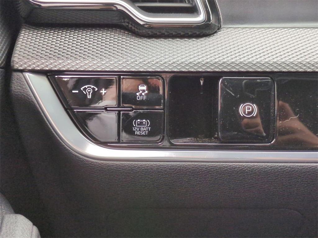 new 2025 Kia Sportage Hybrid car, priced at $30,065