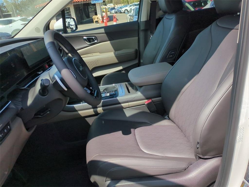 new 2025 Kia Carnival Hybrid car, priced at $44,195