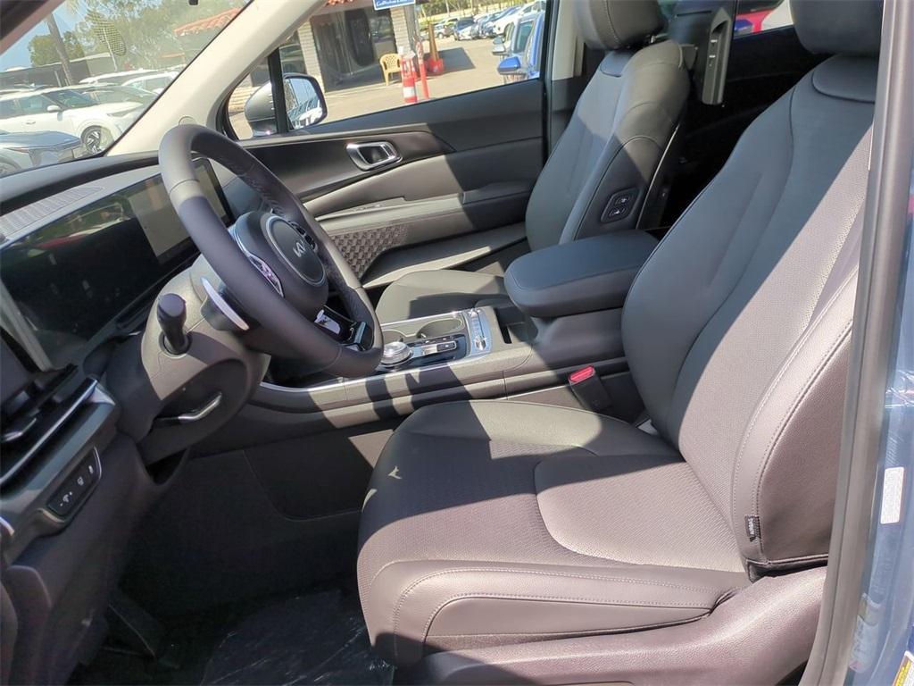 new 2025 Kia Carnival Hybrid car, priced at $56,595