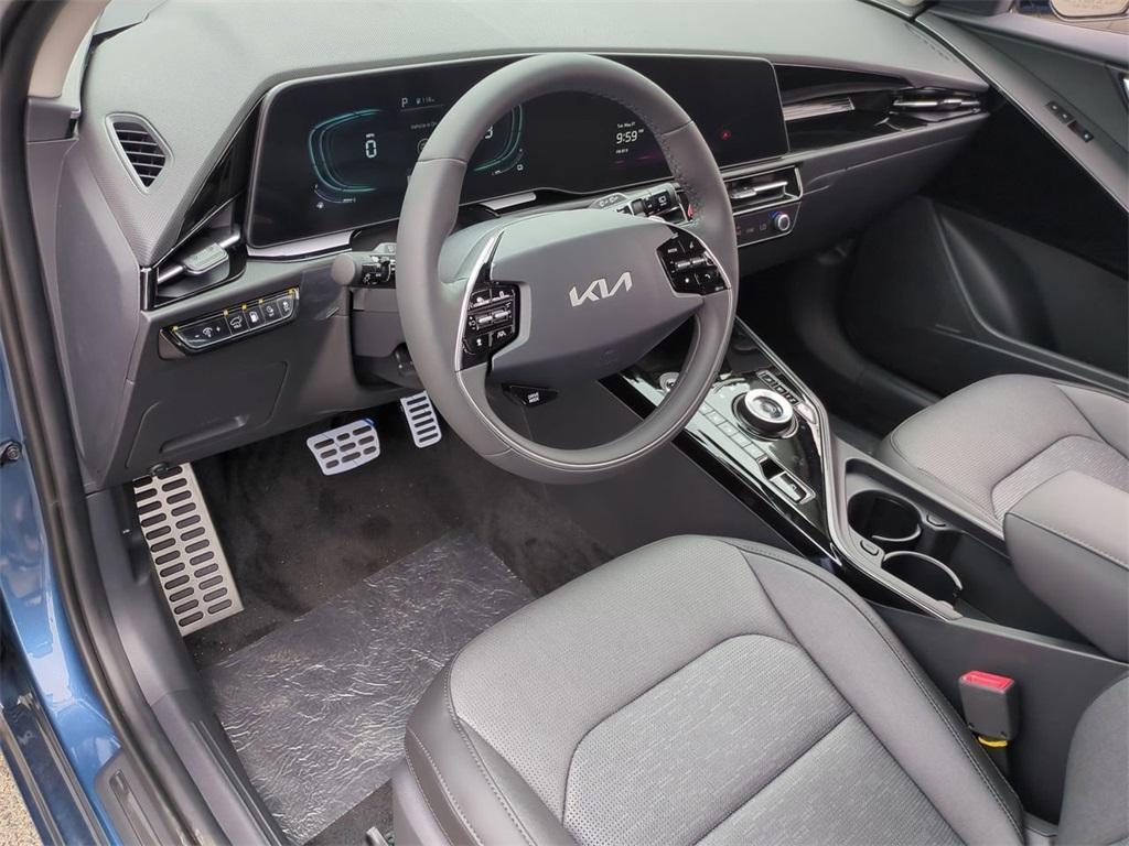 new 2025 Kia Niro Plug-In Hybrid car, priced at $40,860