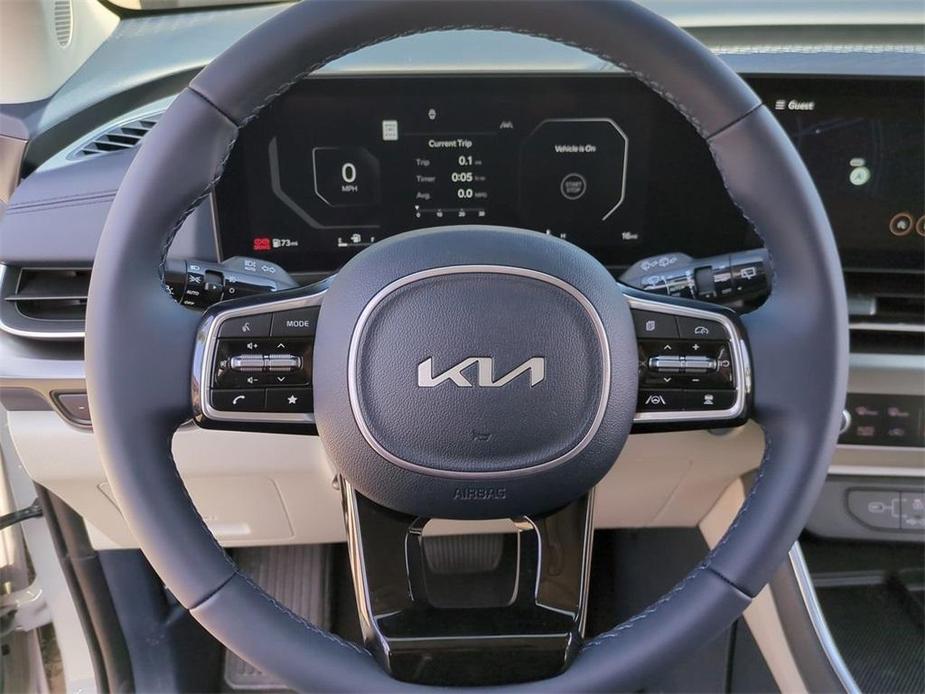 new 2025 Kia Carnival car, priced at $51,445