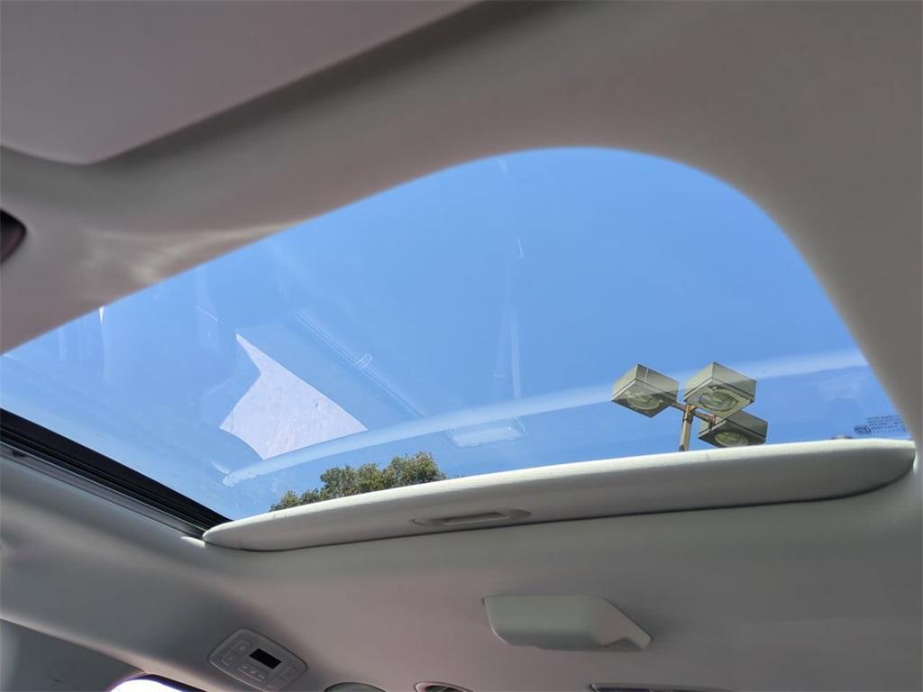 new 2025 Kia Carnival Hybrid car, priced at $50,095
