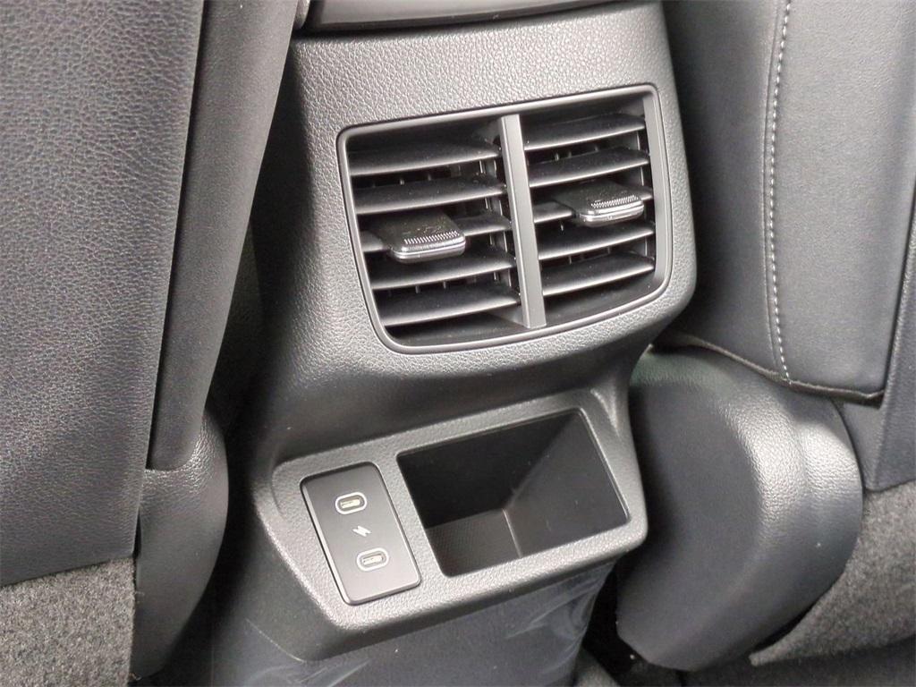 new 2025 Kia Seltos car, priced at $28,725