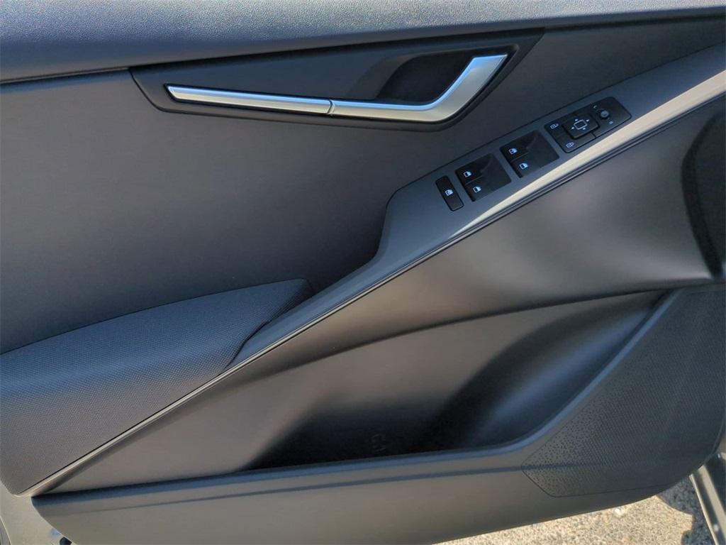 new 2025 Kia Niro car, priced at $27,760