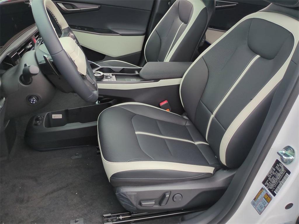 new 2025 Kia EV6 car, priced at $52,375