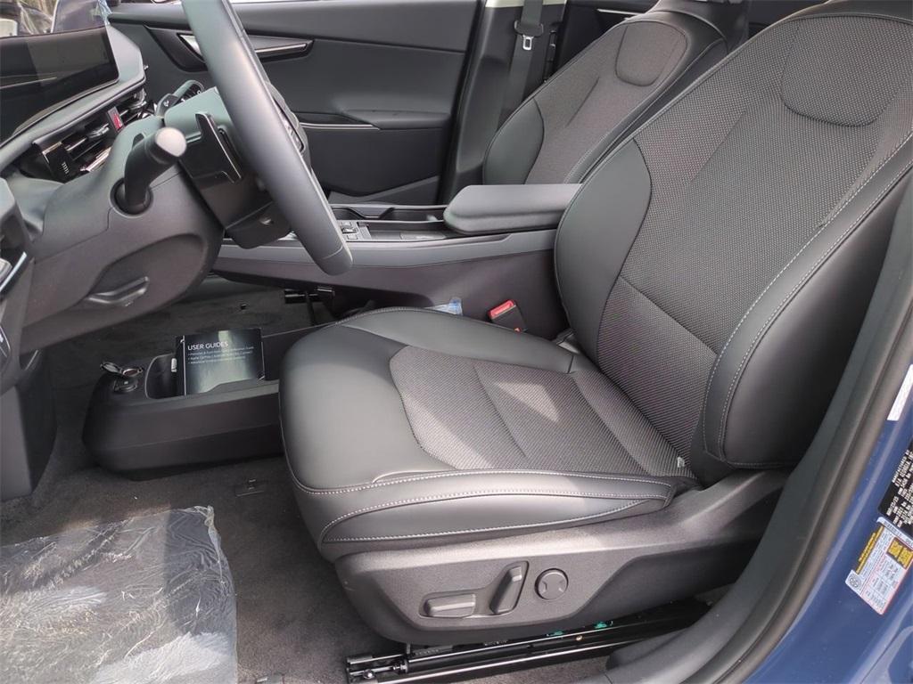 new 2025 Kia EV6 car, priced at $44,880