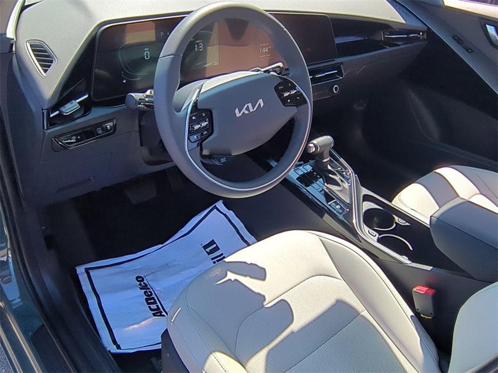 new 2025 Kia Niro car, priced at $30,340
