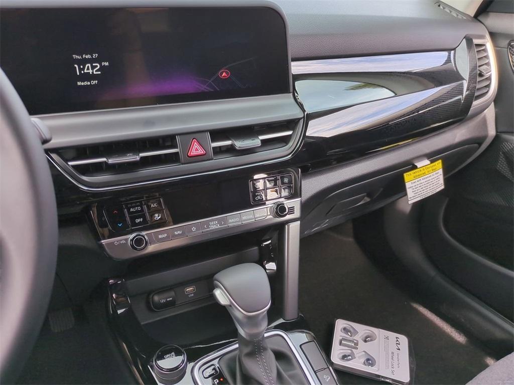 new 2025 Kia Seltos car, priced at $26,420