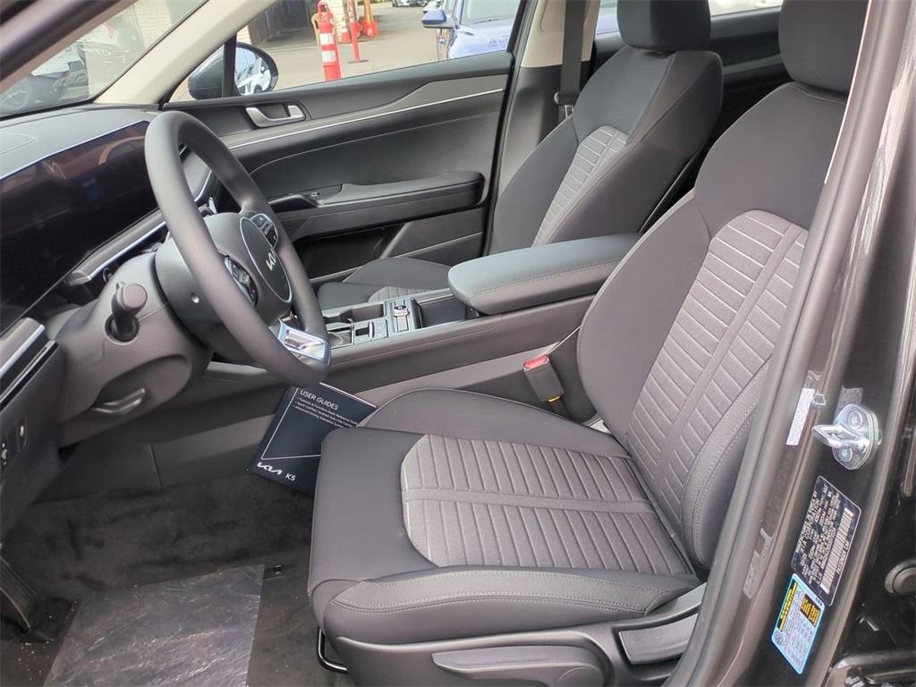 new 2025 Kia K5 car, priced at $27,550