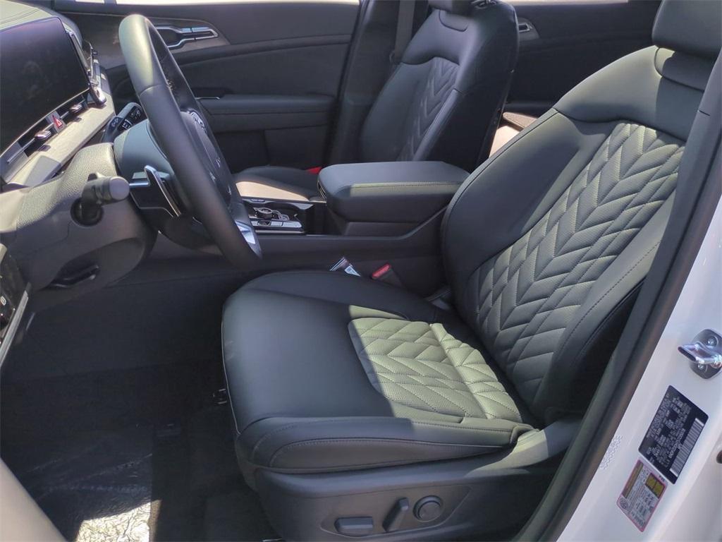 new 2025 Kia Sportage Plug-In Hybrid car, priced at $45,605