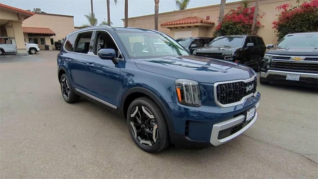 new 2025 Kia Telluride car, priced at $44,285