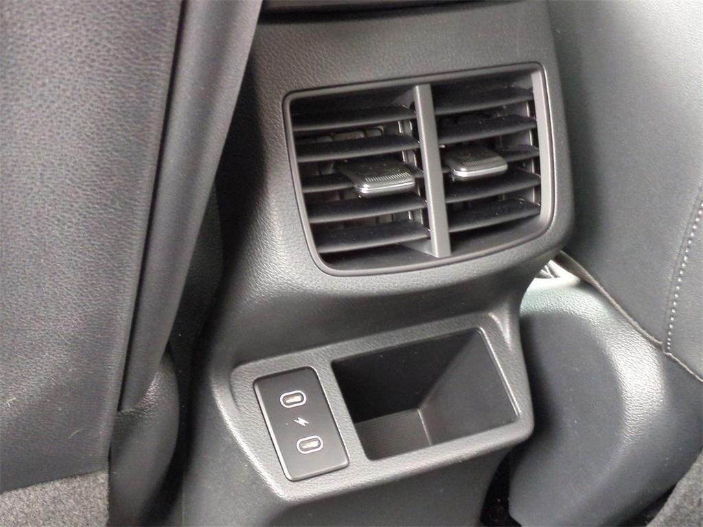 new 2025 Kia Seltos car, priced at $27,920